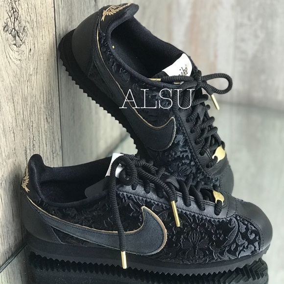 nike cortez se black and gold